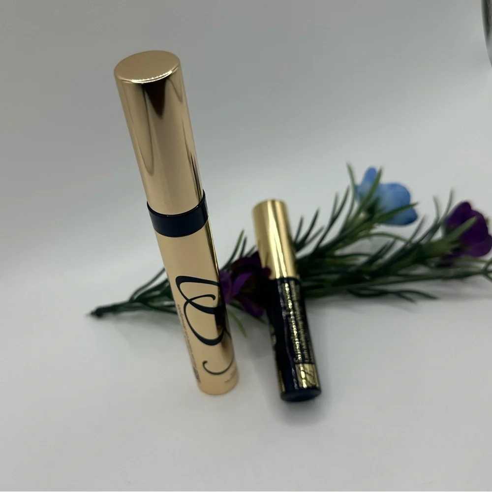 Sumptuous Extreme Lash Multiplying Volume Mascara Outrageous Volume & Mini